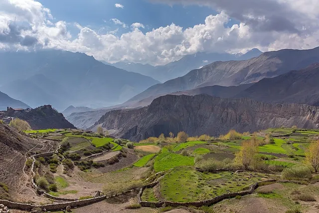 Lower Mustang Trek photo 5