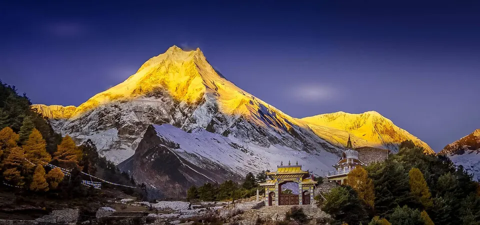 Manaslu Circuit Trek hero image